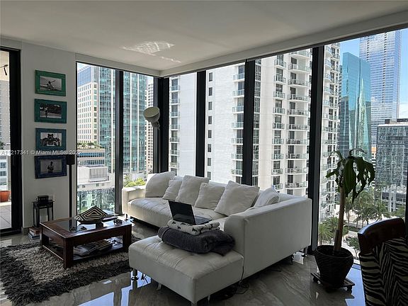 3rd image of 1010 Brickell Ave Unit 2105