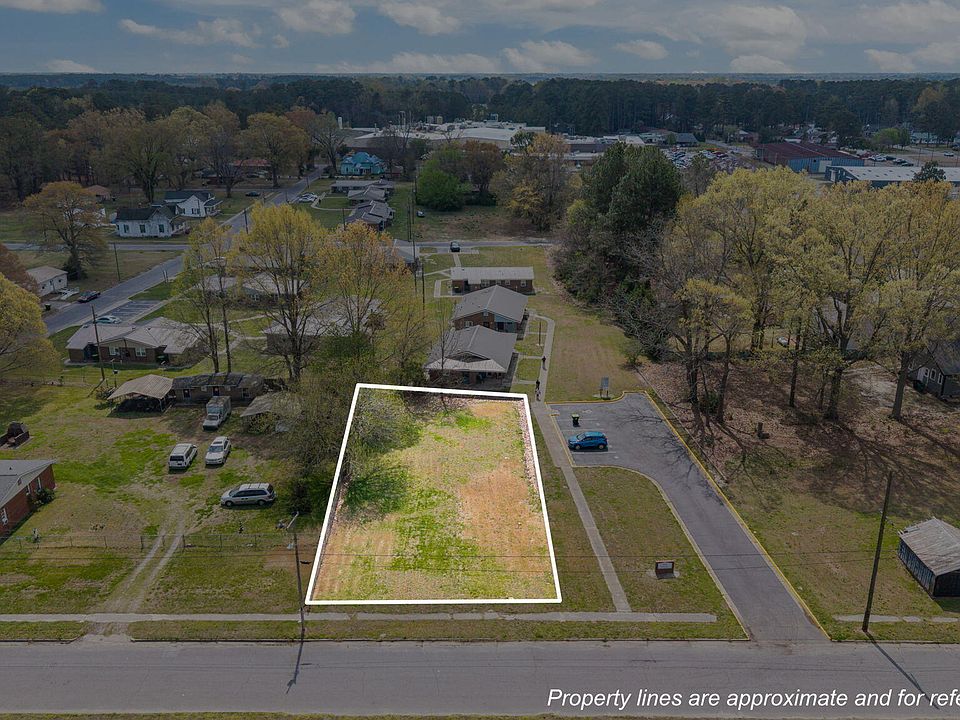 1st image of 207 NE Railroad Street