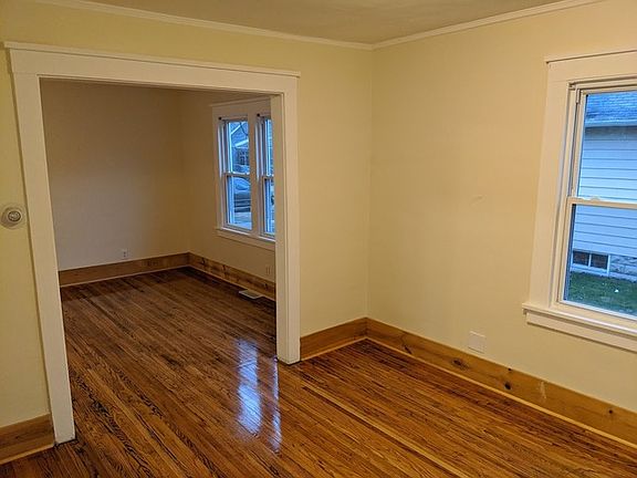 2nd image of 1520 Price St