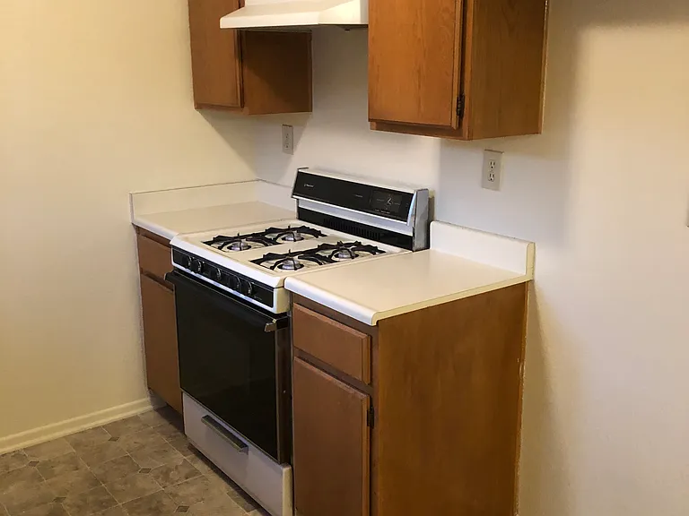 8733 Ramsgate Ave #4 — Photo 5