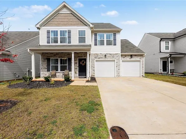 1435 Finwick Dr, Pfafftown, NC 27040