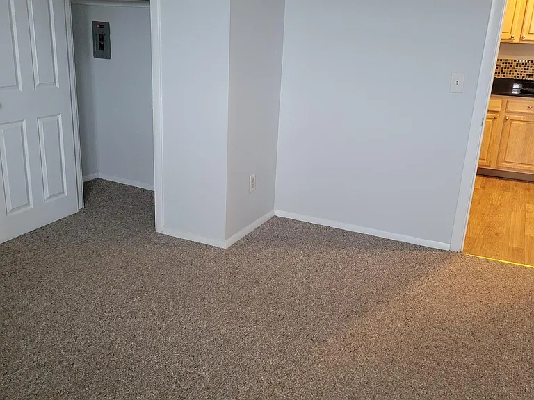 695 N Main St #7 — Photo 8