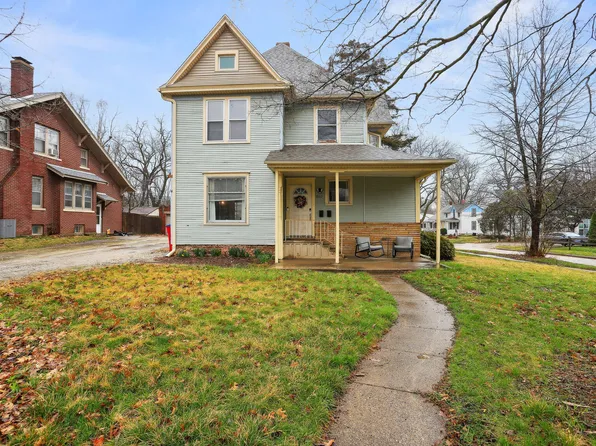 802 W Springfield Ave, Champaign, IL 61820