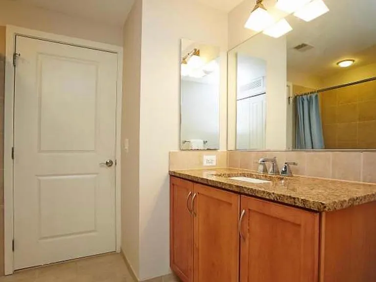 888 N Quincy St #910 — Photo 9