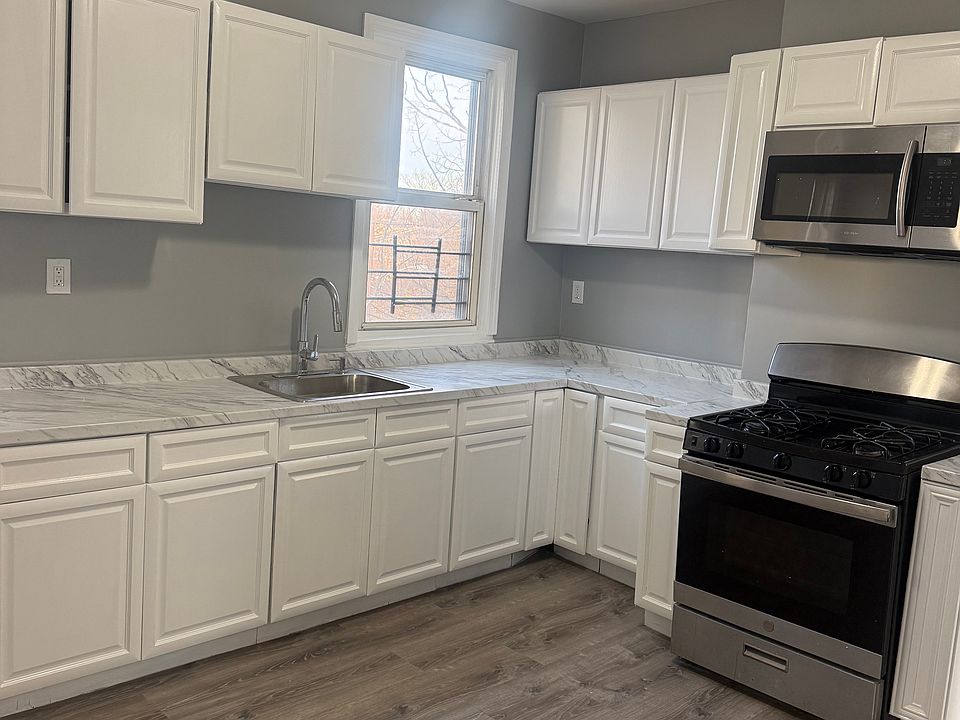 1st image of 35-39 22nd St #3