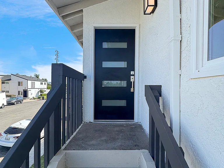 776 W Wilson St — Photo 2