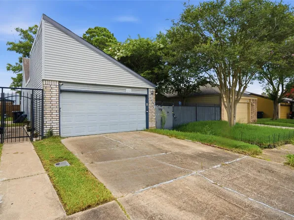 11534 Bellerive Dr, Houston, TX 77072