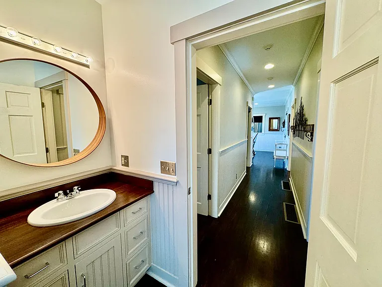 315 Bayview St — Photo 44