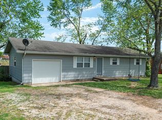 302 S Delaware St, Nixa, MO 65714