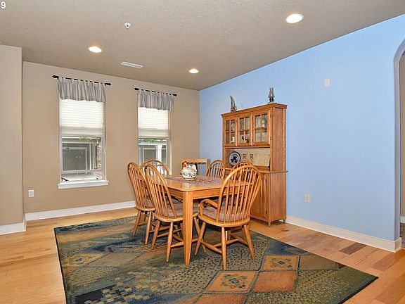 4th image of 6261 NE Carillion Dr Unit 201