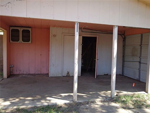 2nd image of 1414 La Fonda Cir