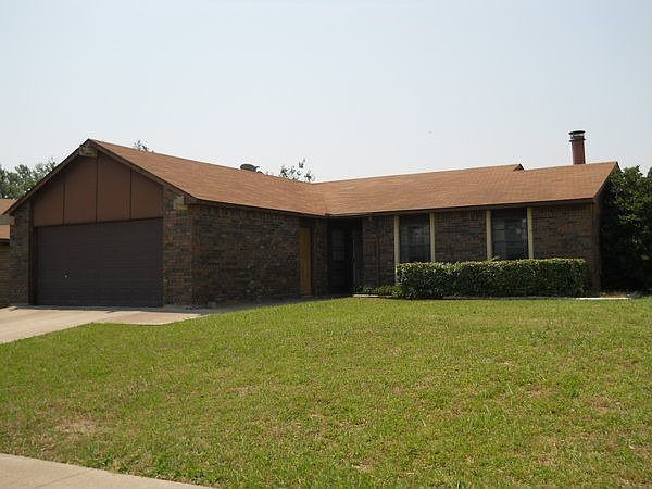 1st image of 1900 Baywood Ln