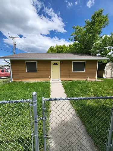 2027 N Sanders St Photo 1