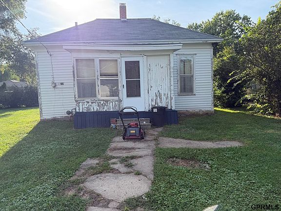 5th image of 746 Norman Ave
