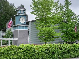 Crossroads at Meridian Apartments, Puyallup, WA 98371