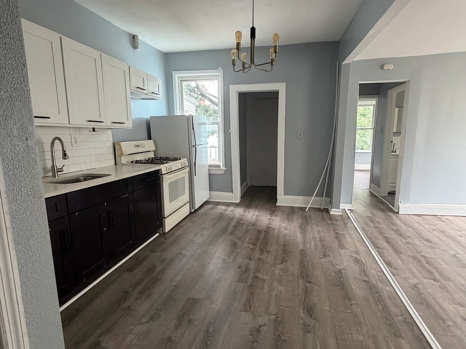 4 bed, $2,500 — Photo 4