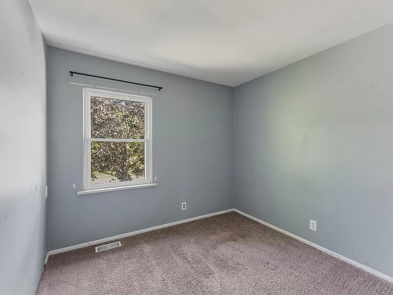 291 Hawthorne Rd — Photo 17
