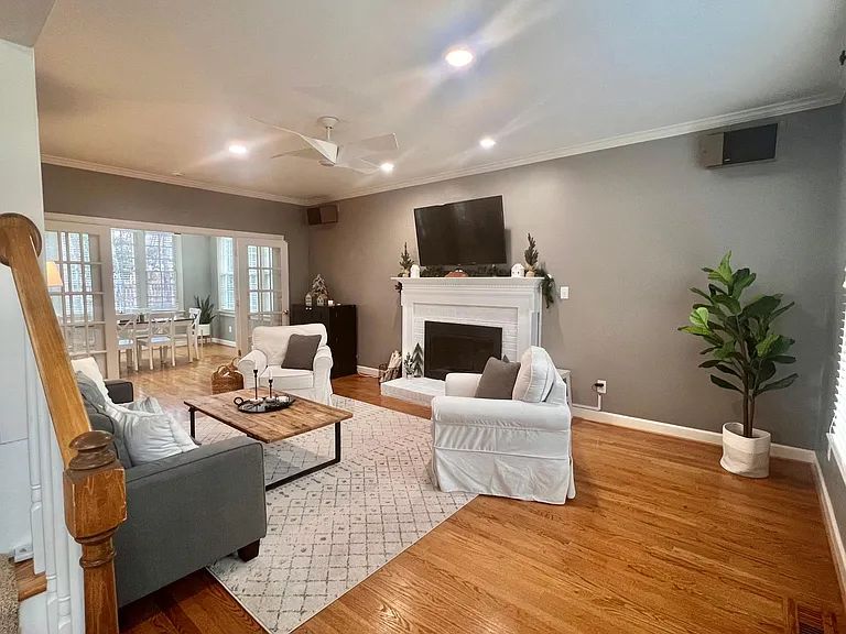 111 Lulworth Ct — Photo 6