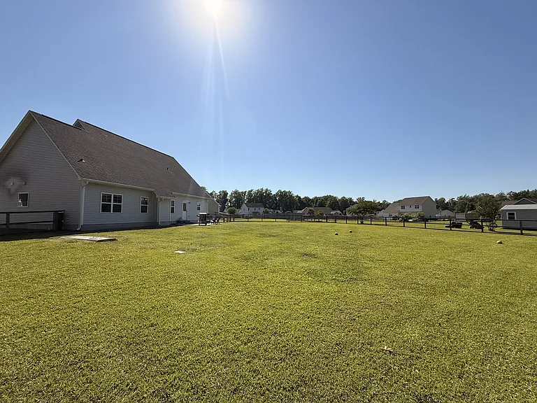 305 Agatha Ct — Photo 20