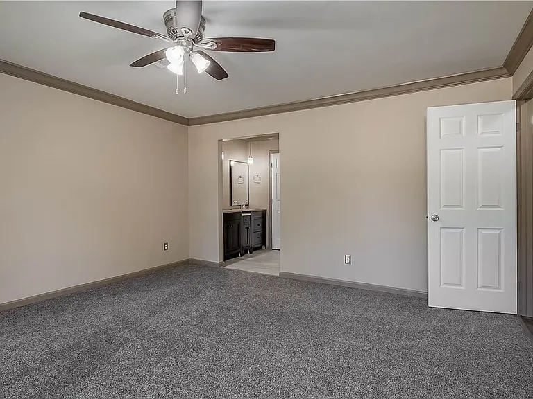 5211 Briarcliff Dr — Photo 13