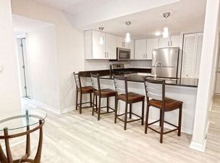 505 S 4th St #309, Champaign, IL 61820