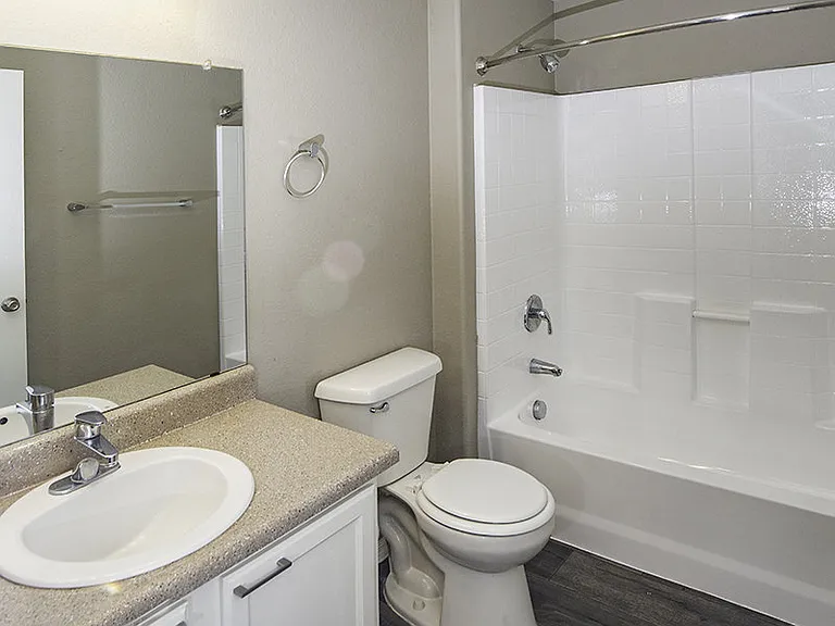 Town Center Apartments — Photo 32
