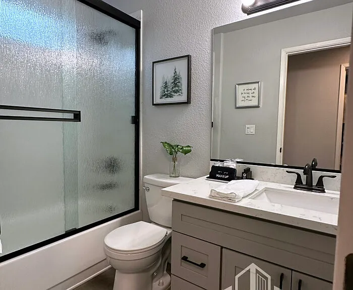 1840 Point View Dr #D — Photo 24