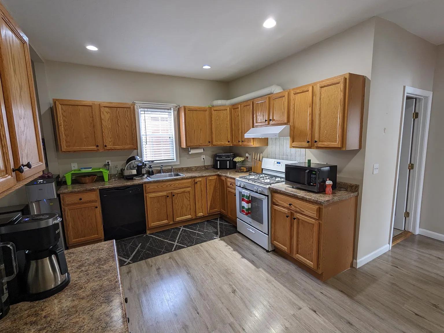 56 Oak St — Photo 4