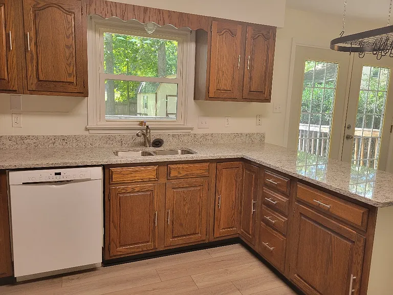 104 Crutchfield Cir — Photo 10