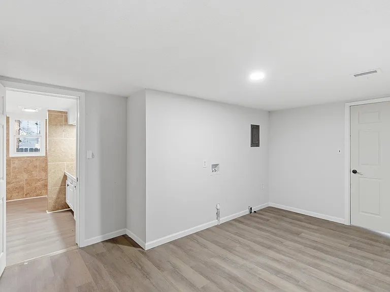 452 Scenic Dr — Photo 9