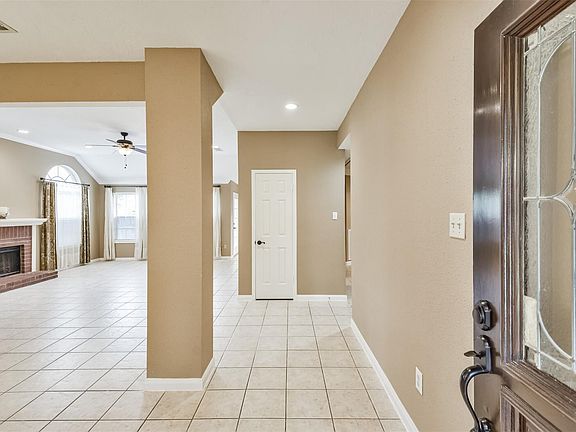 5th image of 8023 Shangrila Ln