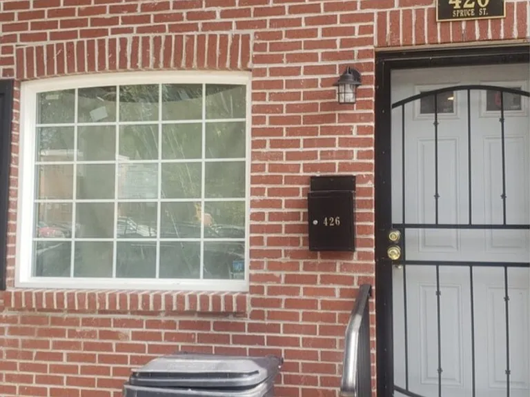 426 N Spruce St — Photo 1