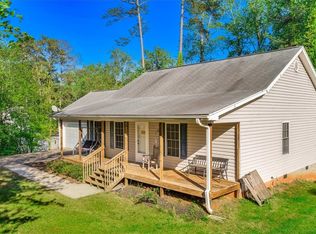 522 Robinhood Dr, Seneca, SC 29678