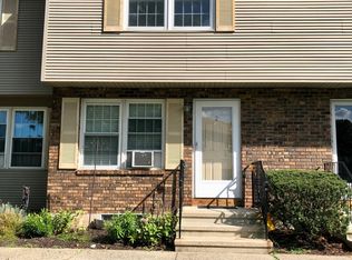 6 Countryside Ln #2, Middletown, CT 06457
