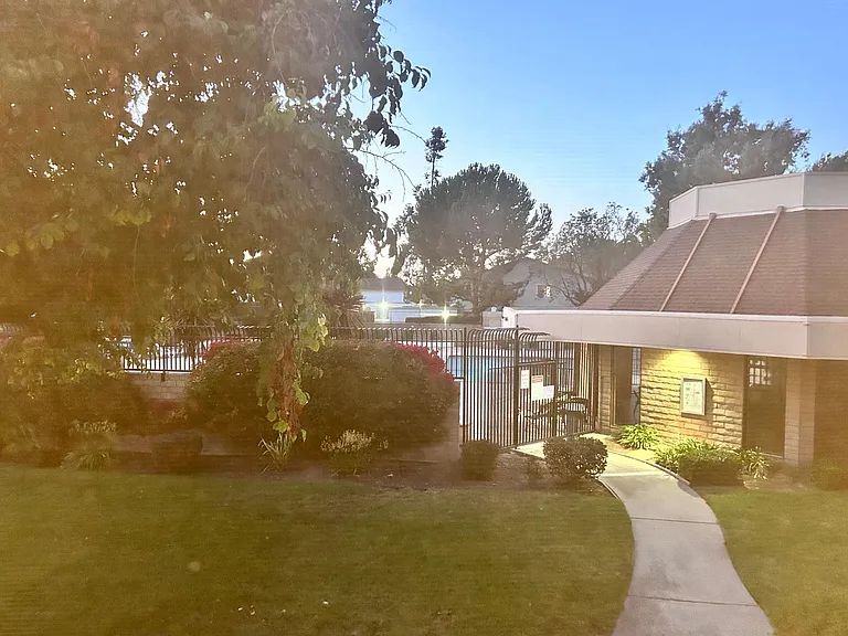 1937 Messina Dr — Photo 15