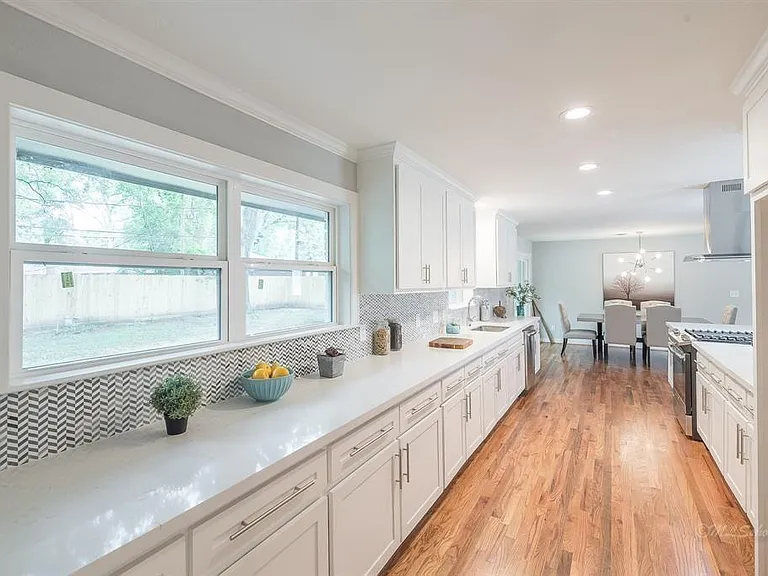 10058 Larston St — Photo 11