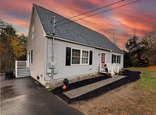 21 Shelburne Ln, Center Barnstead, NH 03225