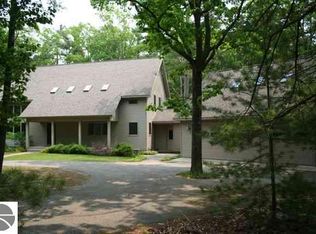 6697 W Western Ave, Glen Arbor, MI 49636