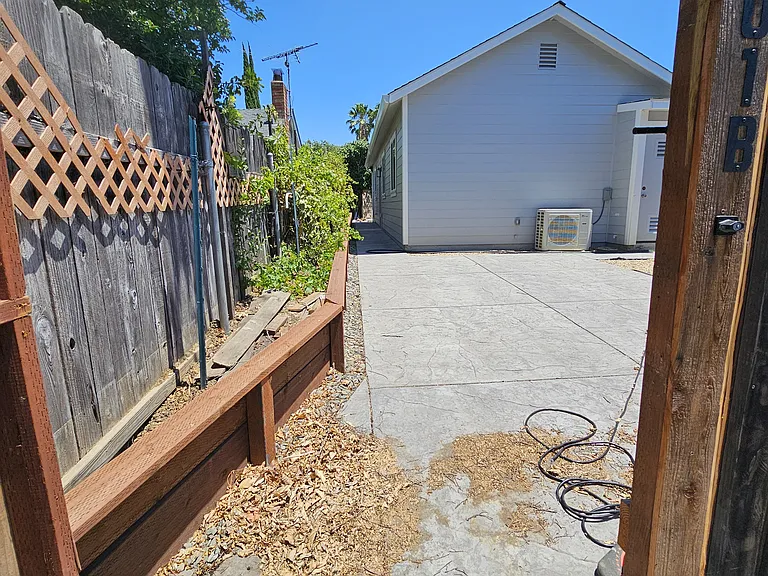 101 Randall Ave #B — Photo 5