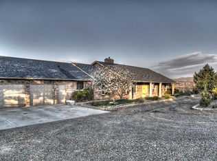 571 Buchanan Rd, Selah, WA 98942