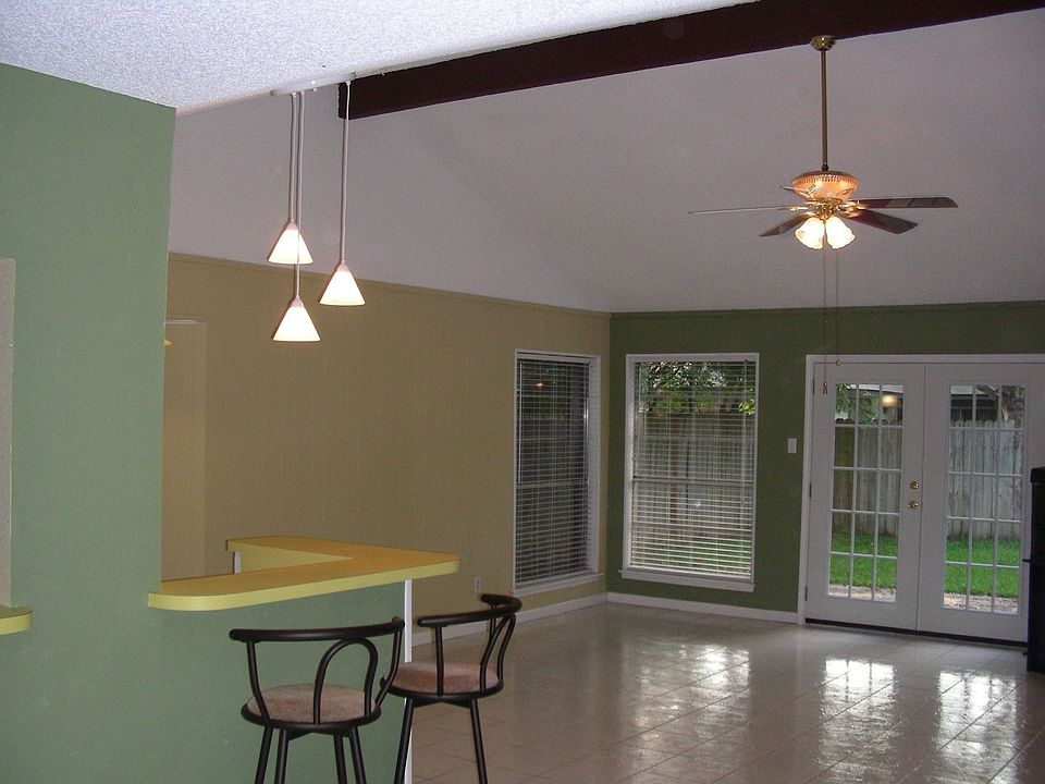 2nd image of 16427 Havenhurst Dr