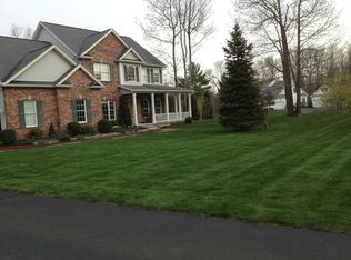 1 Wintergreen Cir, Southwick, MA 01077