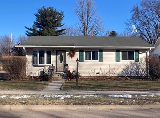 1013 E Stevens St, Shawano, WI 54166