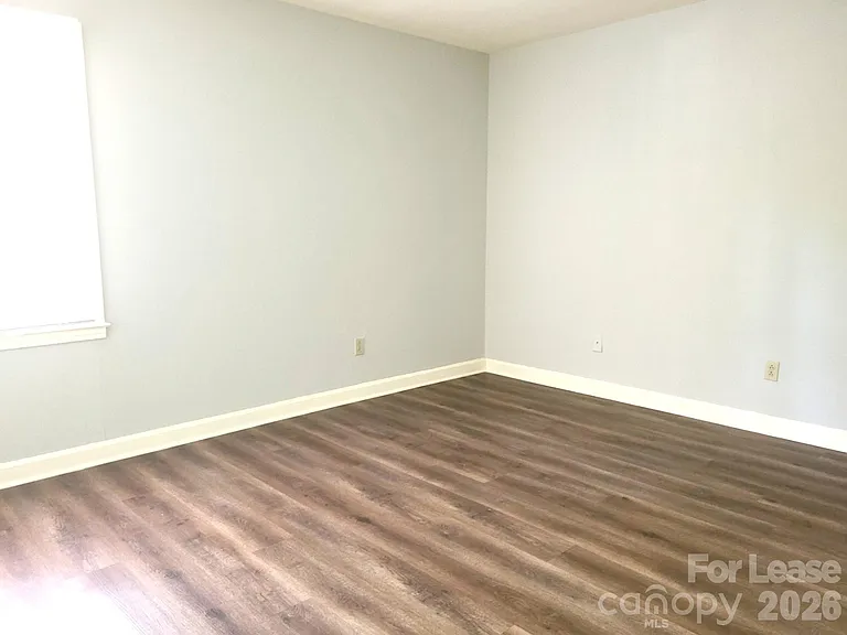 2141 Selwyn Ave #111 — Photo 8