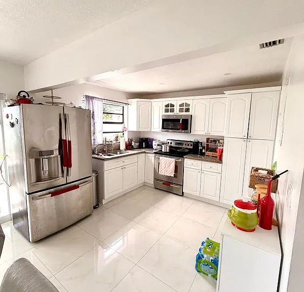 13336 NW 5th Ter — Photo 4
