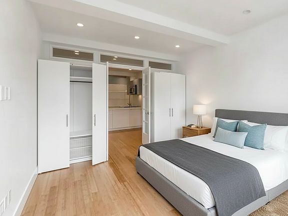 4th image of 135 Christopher St APT 3B