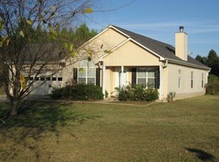 494 Hammond Rd, Statham, GA 30666