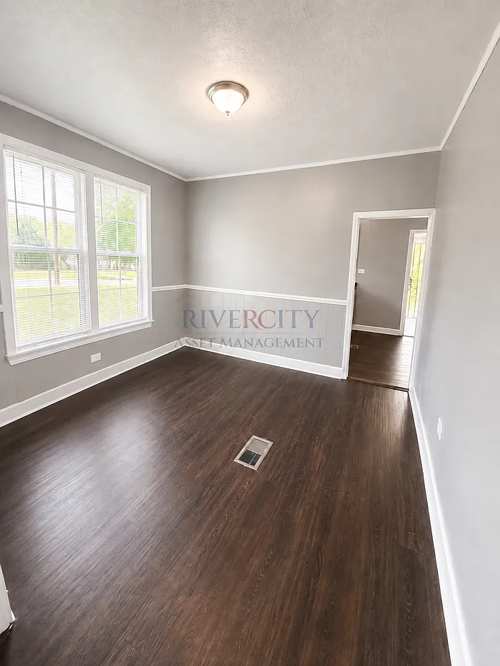 4 bed, 2.0 bath, 1199 sqft, $1,295 — Photo 3