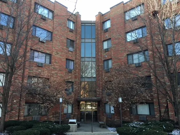 5310 N Chester Ave APT 204, Chicago, IL 60656