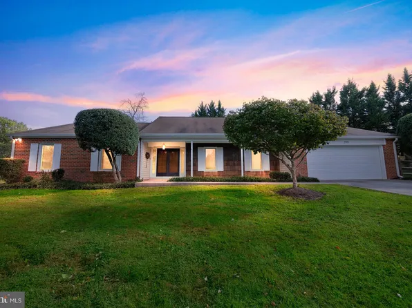 9805 Kohoutek Ct, Vienna, VA 22182